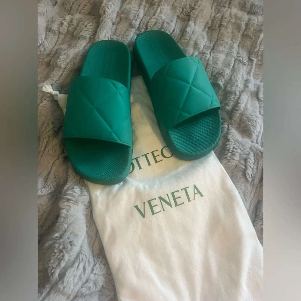 Bottega Veneta Pool Slides size 39 - Picture 1 of 10